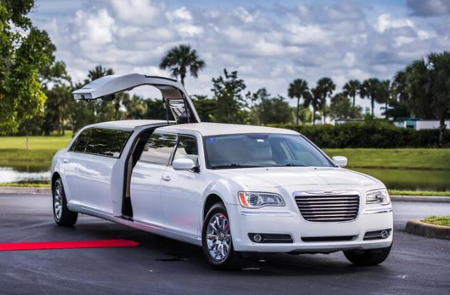 Luxury Service in Image with Combined Chauffeured Cars